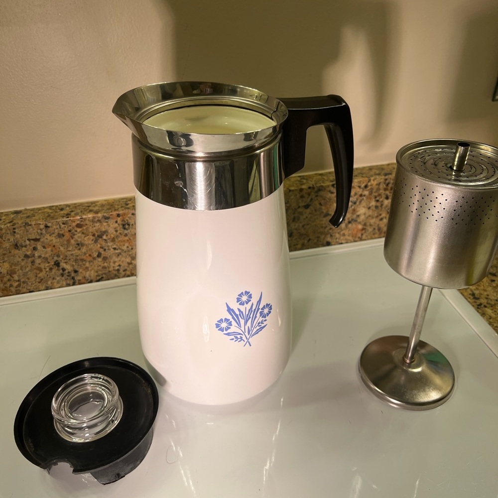 Corningware Blue Cornflower 9 Cup Coffee Pot with Original Inside Parts - Picture 8 of 12